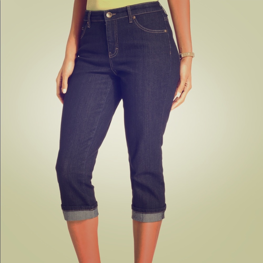 Style & Co Capri Tummy Control- Mid Rise (NWOT)